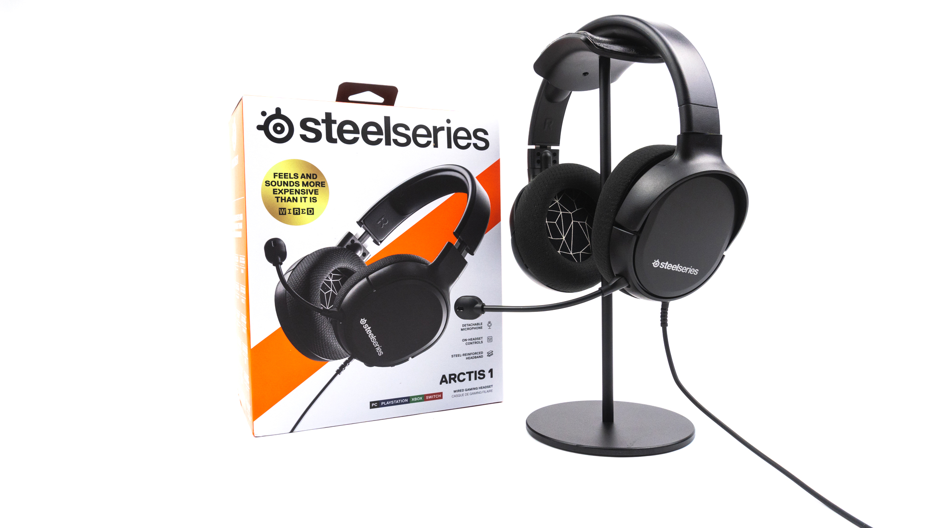 The Steelseries Arctis 1 Headphones